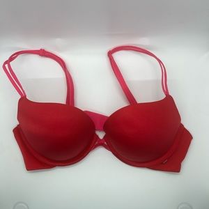 Victoria’s Secret very sexy padded Demi 32C
